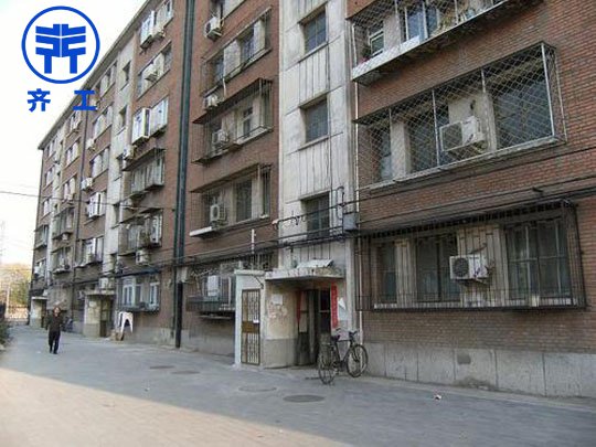 現(xiàn)在的巖棉復(fù)合板被運(yùn)用到更多的領(lǐng)域中